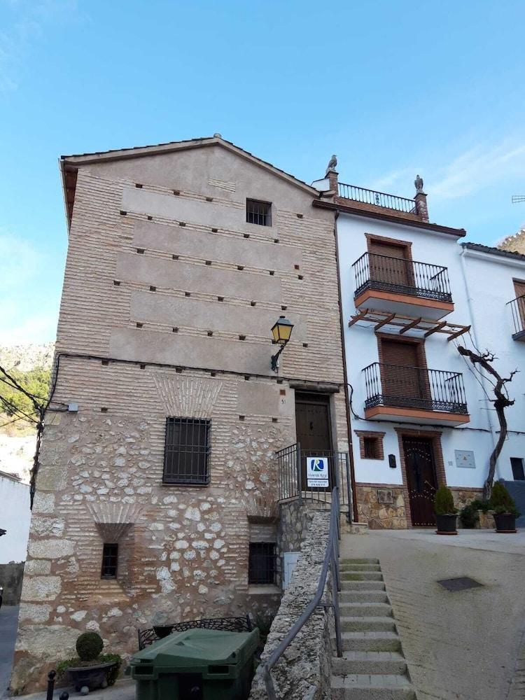 Torre Del Inquisidor Apartment Cazorla